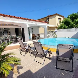  Ferienhaus Cosy, Well Equipped House, 5 Min. From The